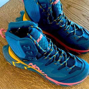 Hoka shoes good condition used two times